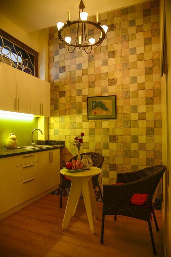 Sunrise Suites Hotel Hanoi Bagian luar foto